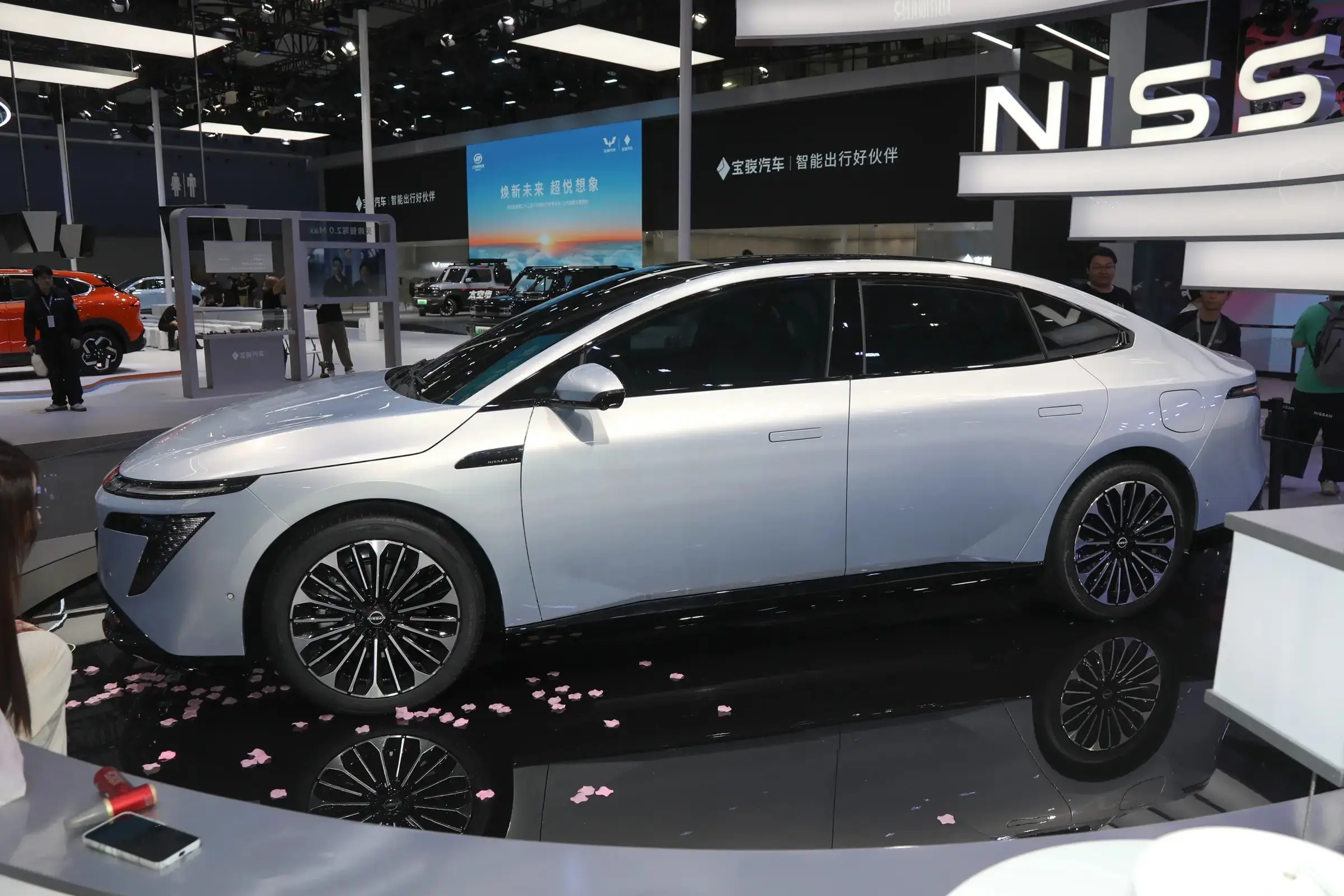 Nissan N7 Side