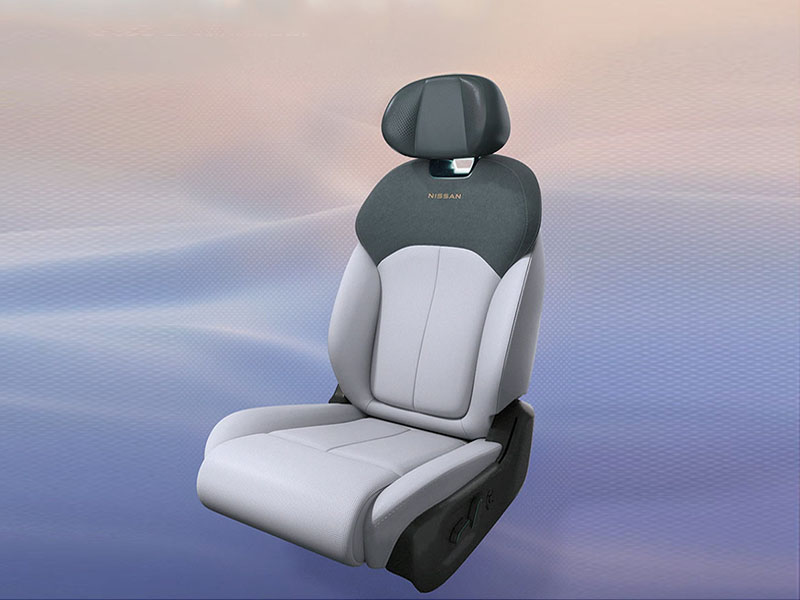 Nissan N7 Interior