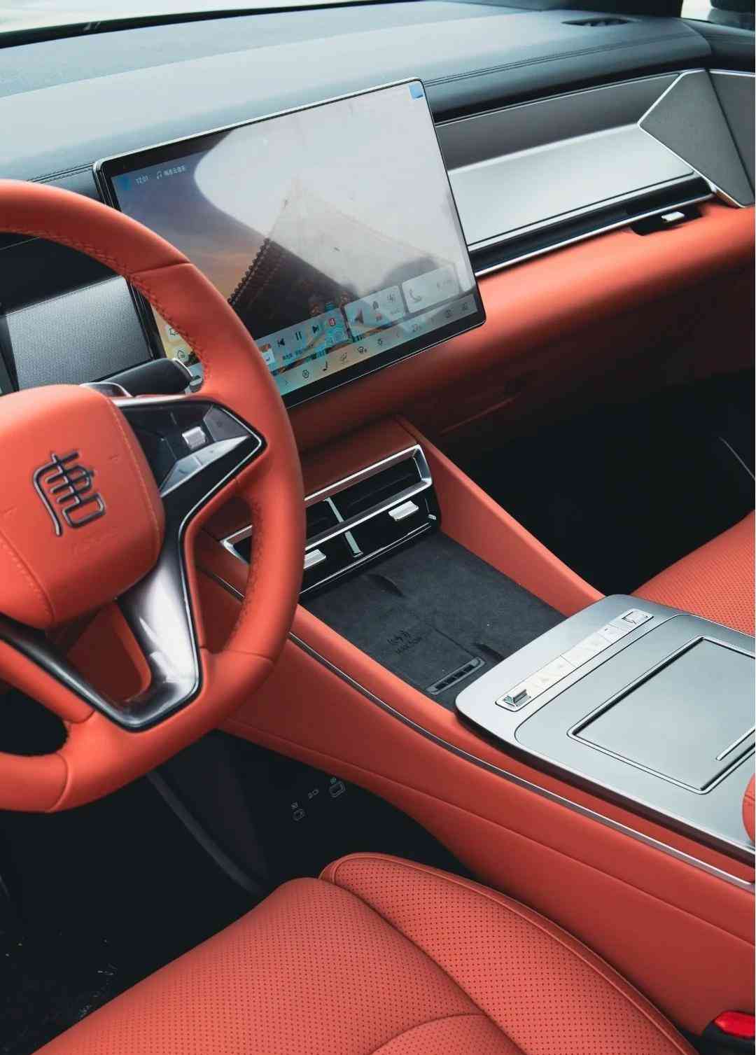 BYD TANG L EV-HESUCAR