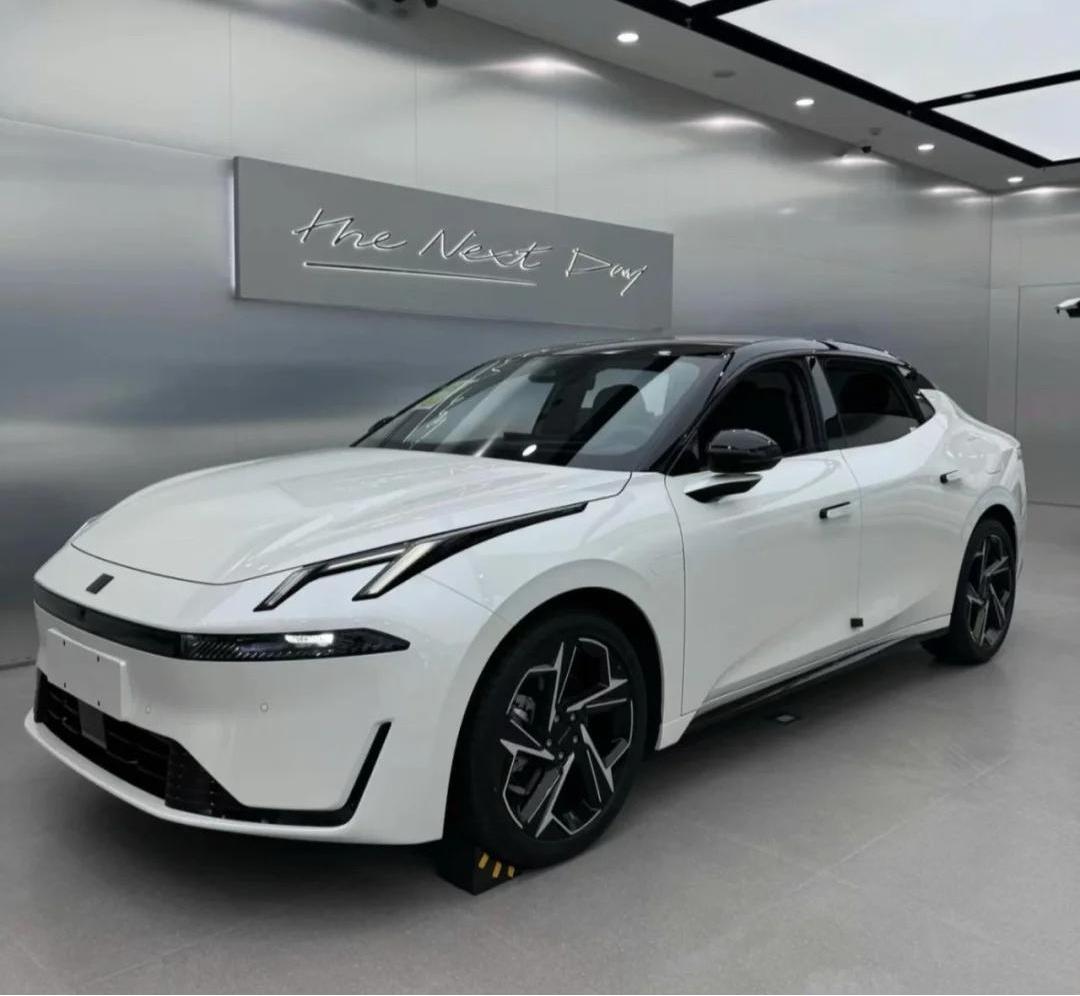 Lynk & Co 07 EM-P-hesucar
